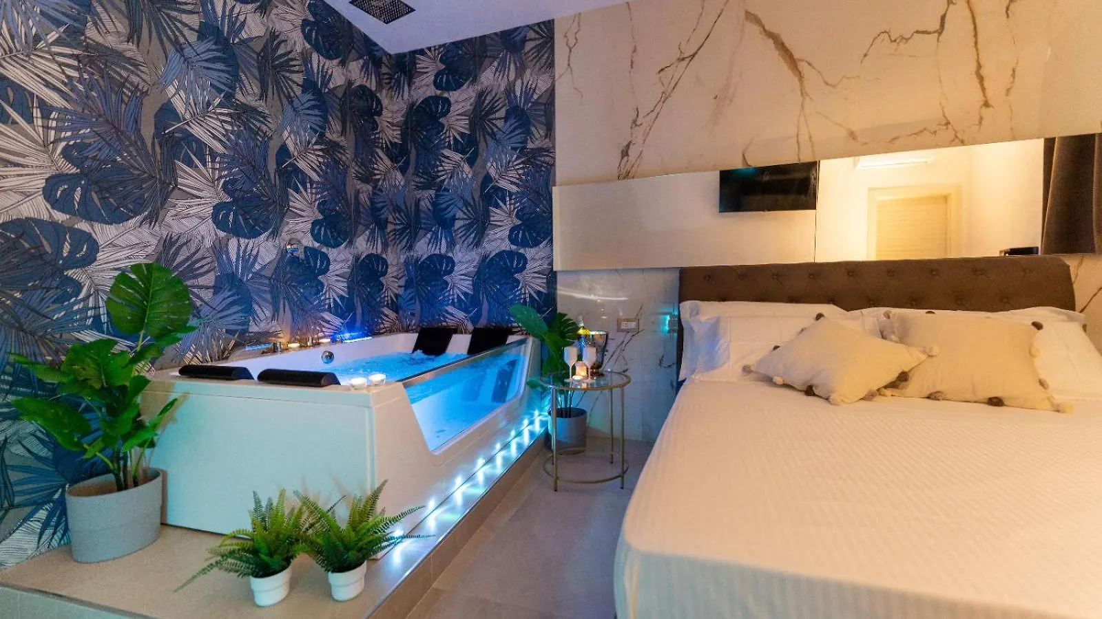 Mazzini Luxury Jacuzzy Suite CTA