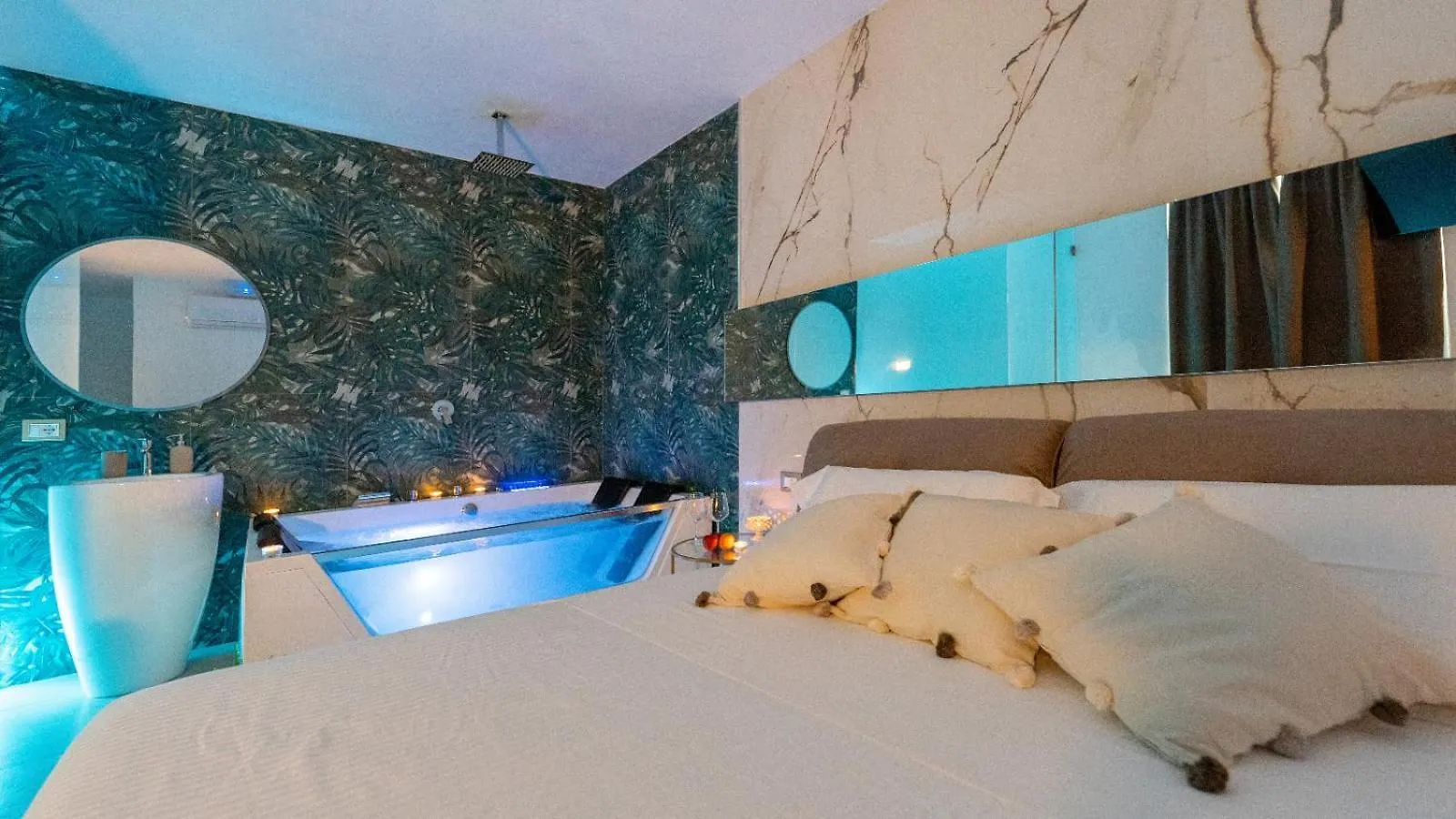 Pensión Mazzini Luxury Jacuzzy Suite CTA Italia
